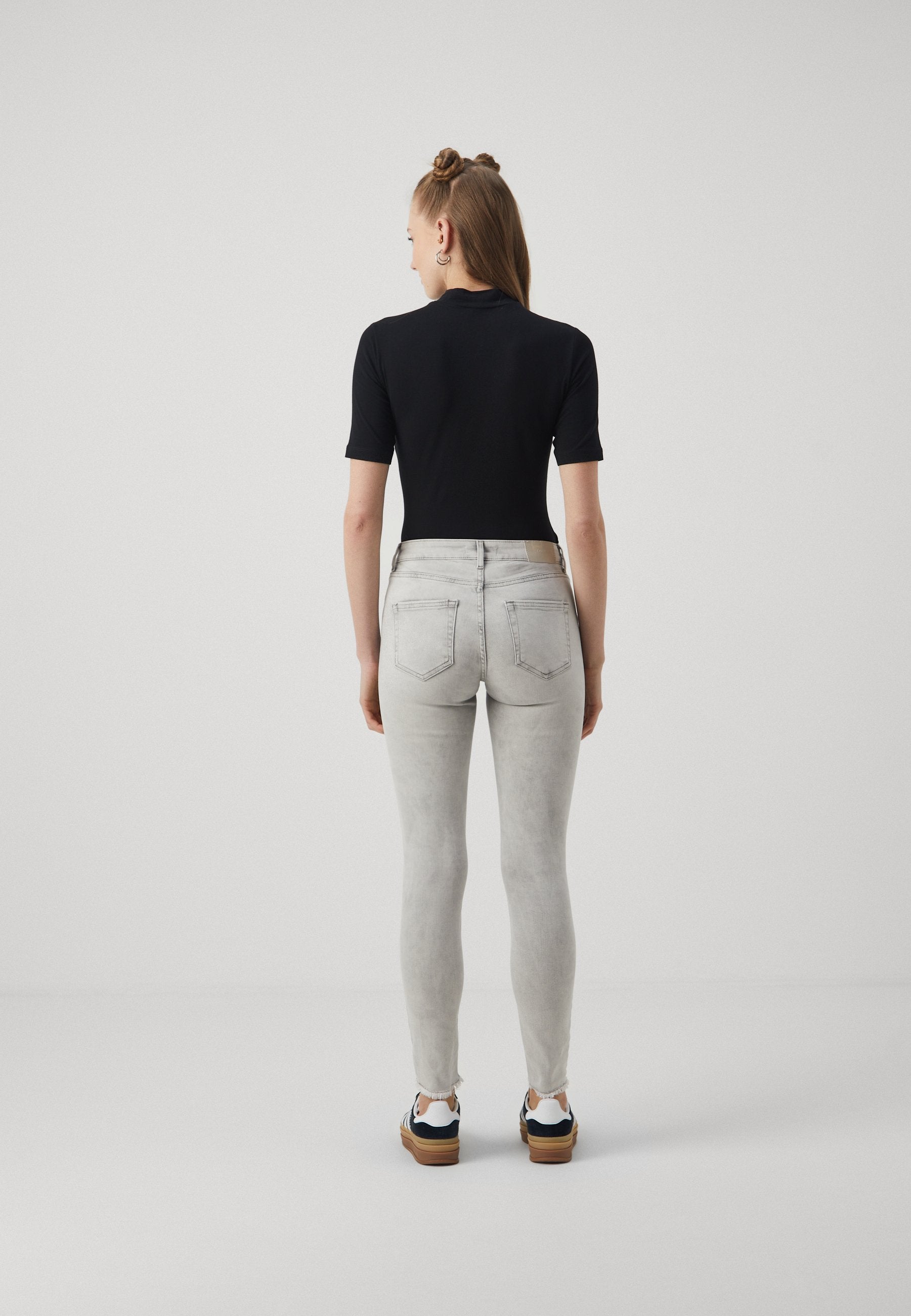 Skinny fit ONLBLUSH Mid waist Ankle length Media 4