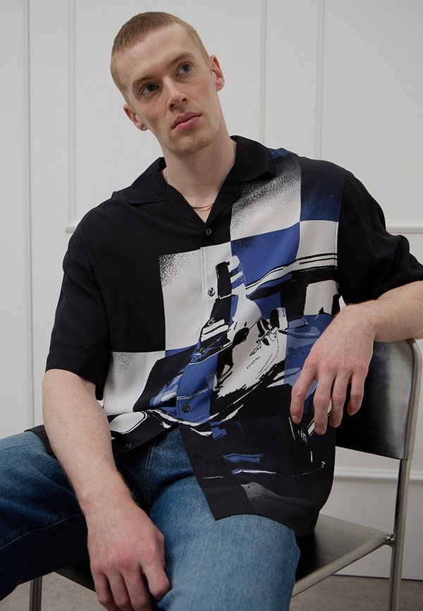 HUGO ESPINO OVERSIZE FIT