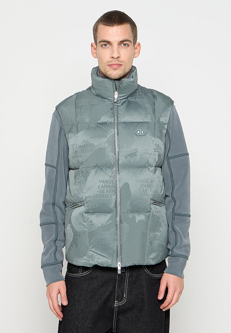 Armani Exchange Weste Media 1