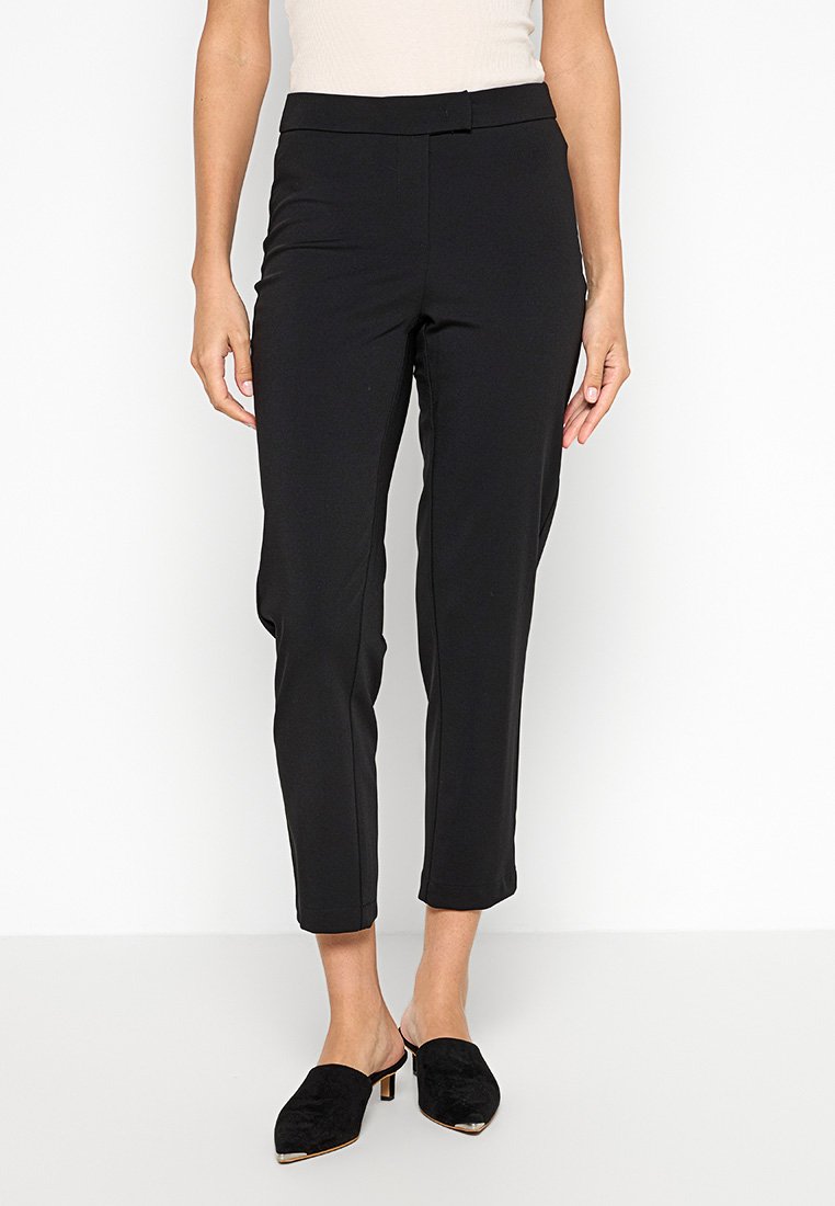 Sarah Pacini YUMIKO