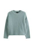 Hellgrüner gestrickter Pullover mit strukturiertem Muster, rundem Ausschnitt und langen Ärmeln. Verfügt über eine lockere Passform und gerippte Bündchen.