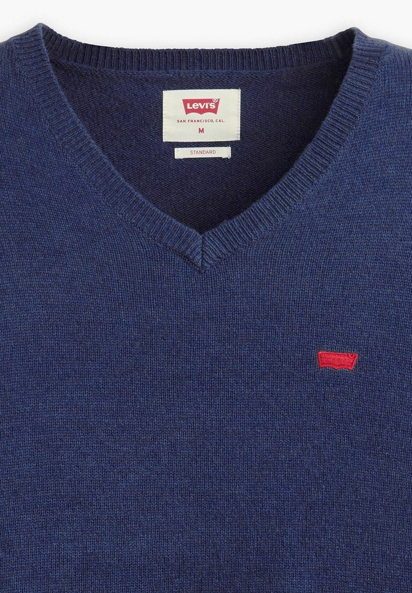 Levi's® V NECK MID TONE