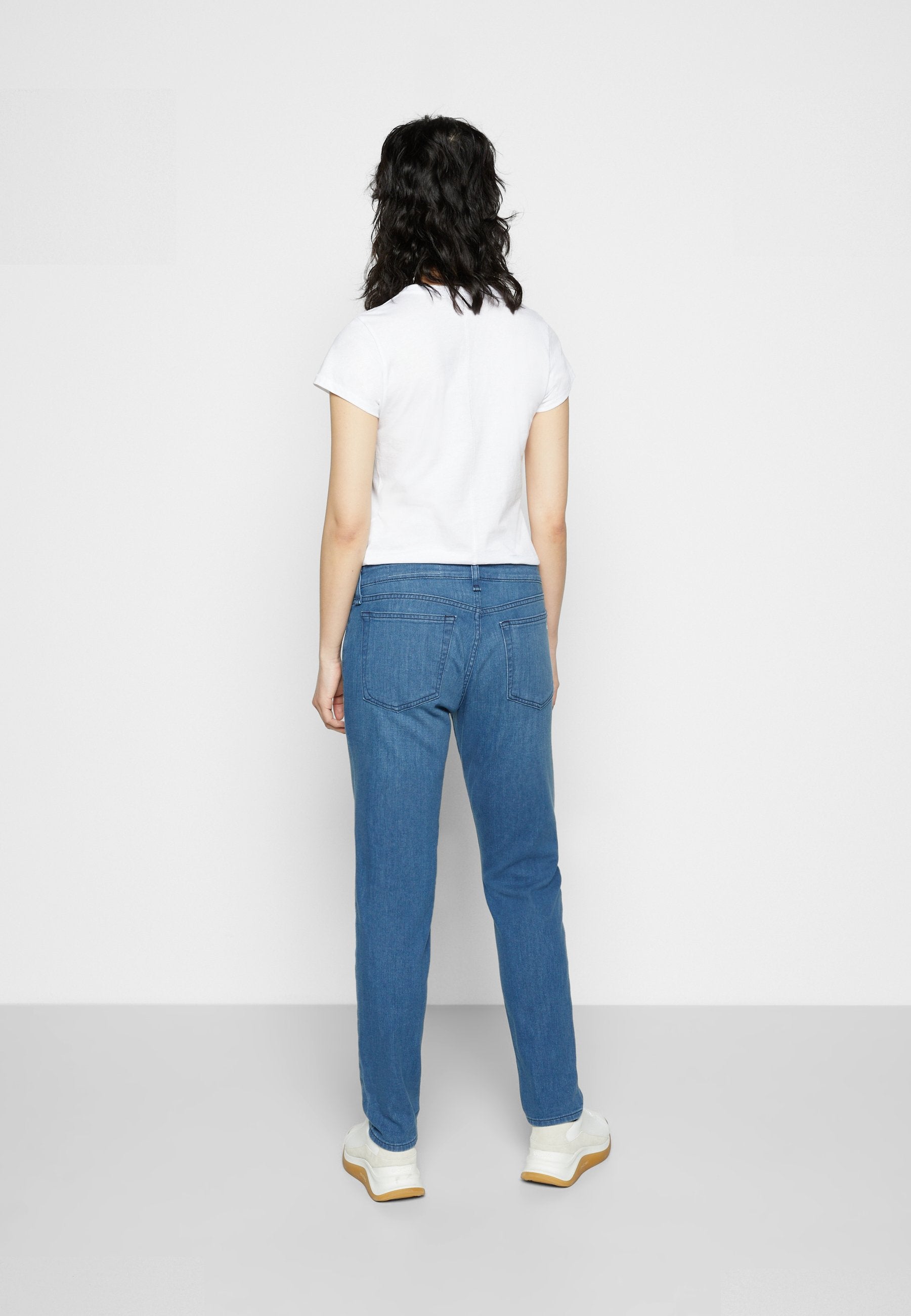 rag & bone DRE LOW-RISE SLIM BOYFRIEND WHITE LABEL