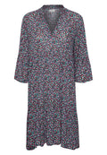 Blumenkleid mit V-Ausschnitt, 3/4-Glöckchenärmeln und rüschendem Saum. Hat einen schwarzen Hintergrund mit rosa, blauen und weißen Blumen. Leichtes Material.