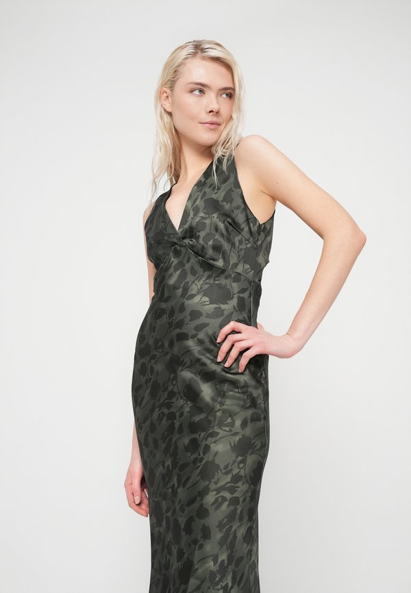 WAL G. OLLY V NECK MAXI