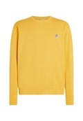 Gelbes Sweatshirt mit langen Ärmeln, Rundhalsausschnitt, gerippten Bündchen und Saum, mit einem kleinen runden Logo auf der linken Brust. Weiches Baumwollmaterial.