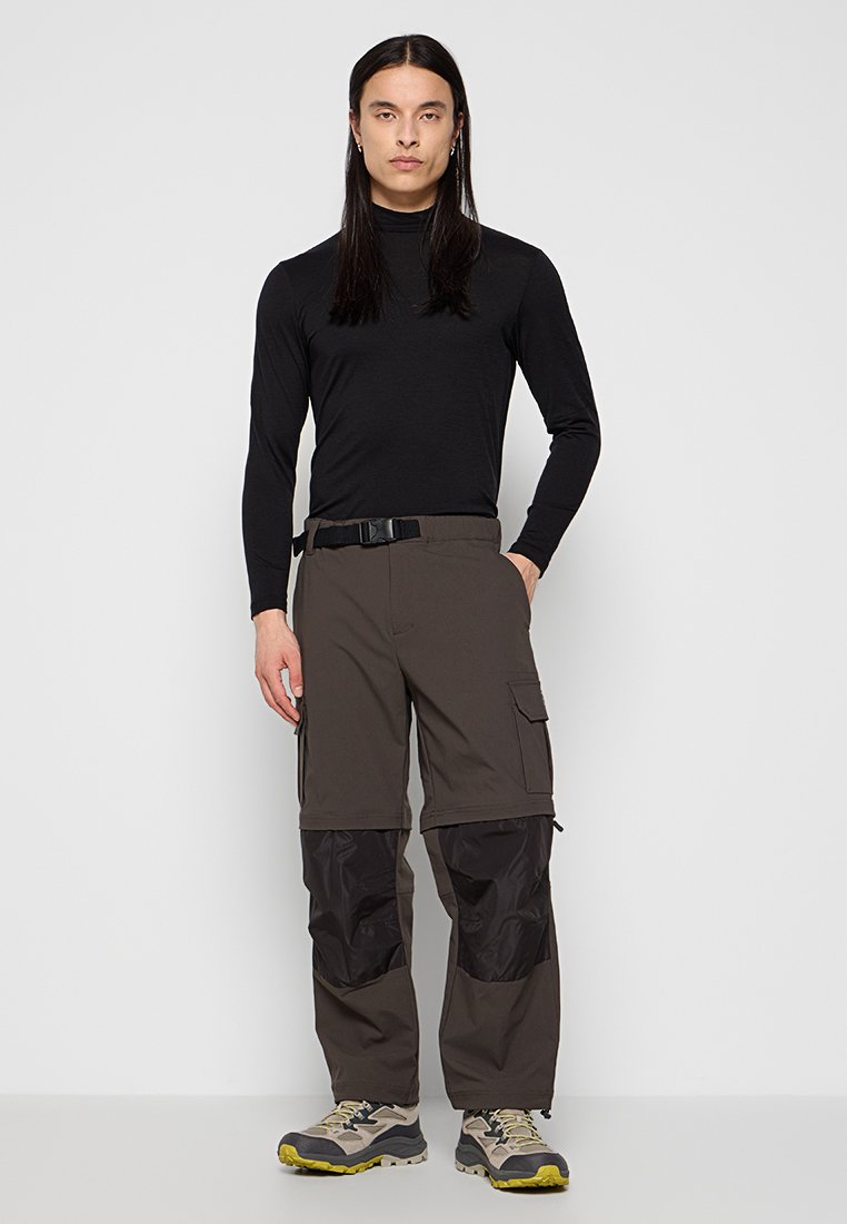 EA7 Emporio Armani Outdoor-Hose Media 2
