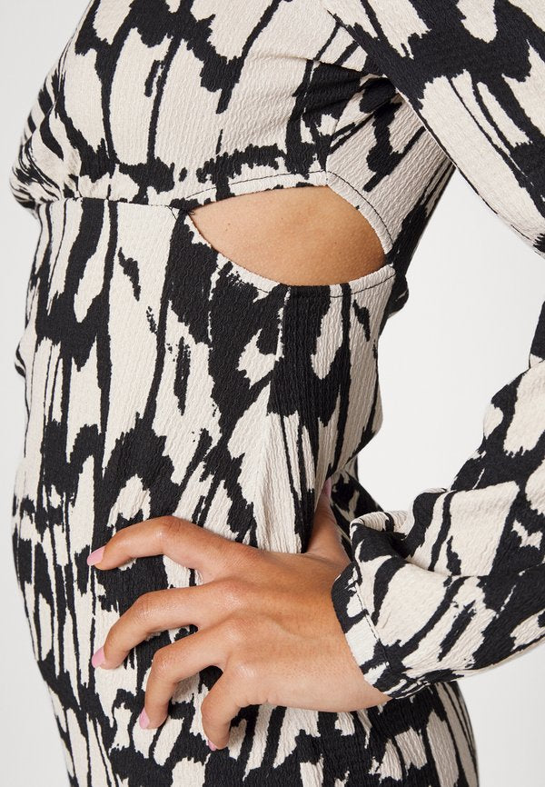 ONLY Petite ONLGRID LUA O NECK DRESS