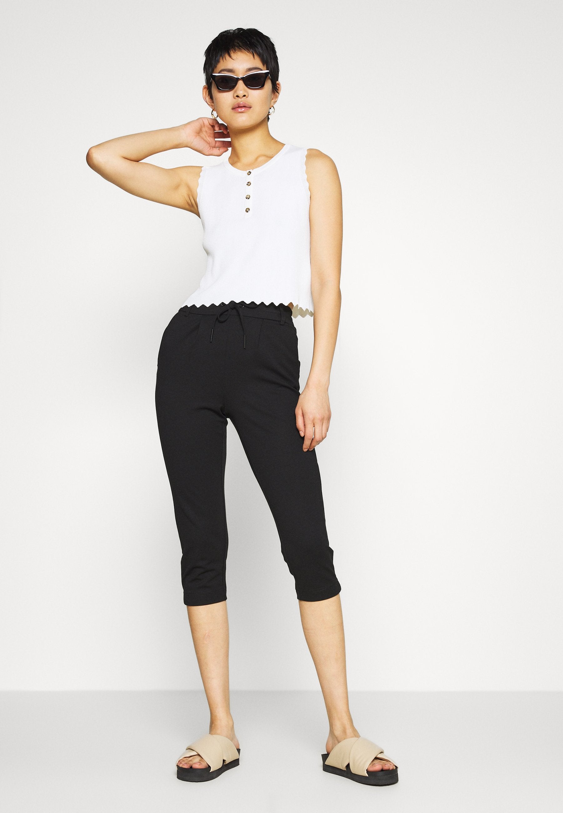 ONLPOPTRASH EASY CAPRI PANT  Media 2