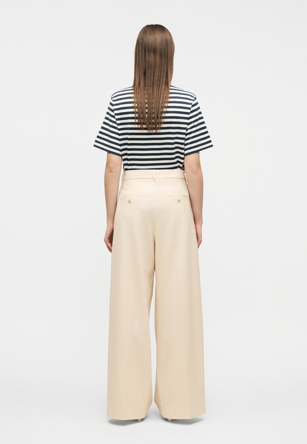 Weekend Max Mara ASTA