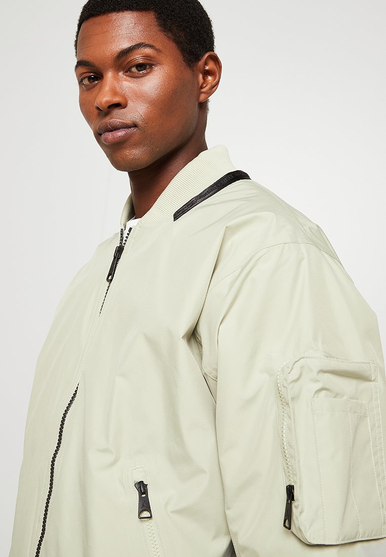 Nike Performance