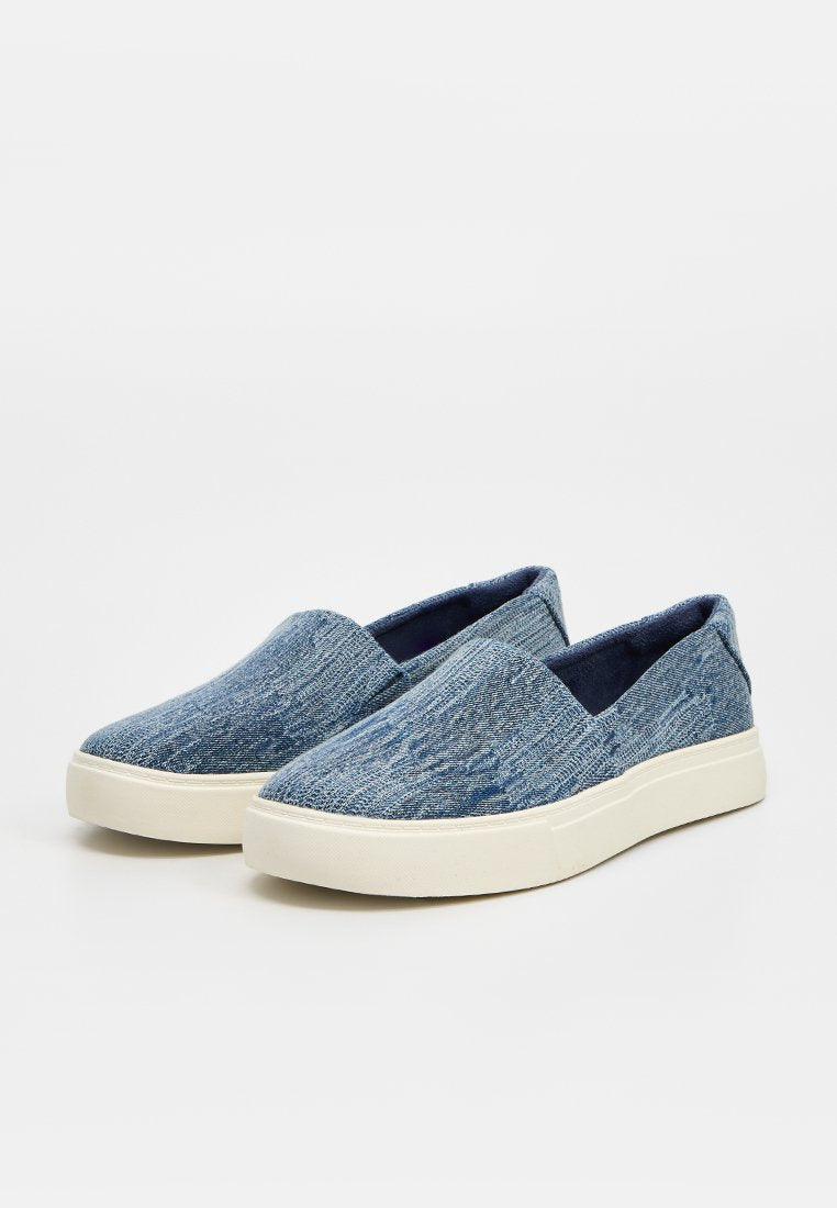 TOMS KAMERON