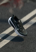 Nike Performance VOMERO 18 GTX - Road running shoes - black/metallic silver-coloured/anthracite/white