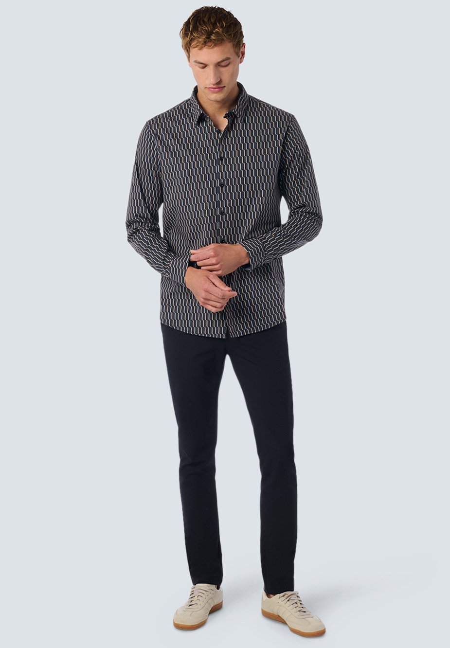 STYLISH WINTER WITH DYNAMIC ALL-OVER PATTERN Media 2