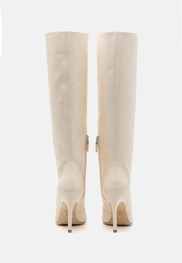 Stuart Weitzman LUXECURVE