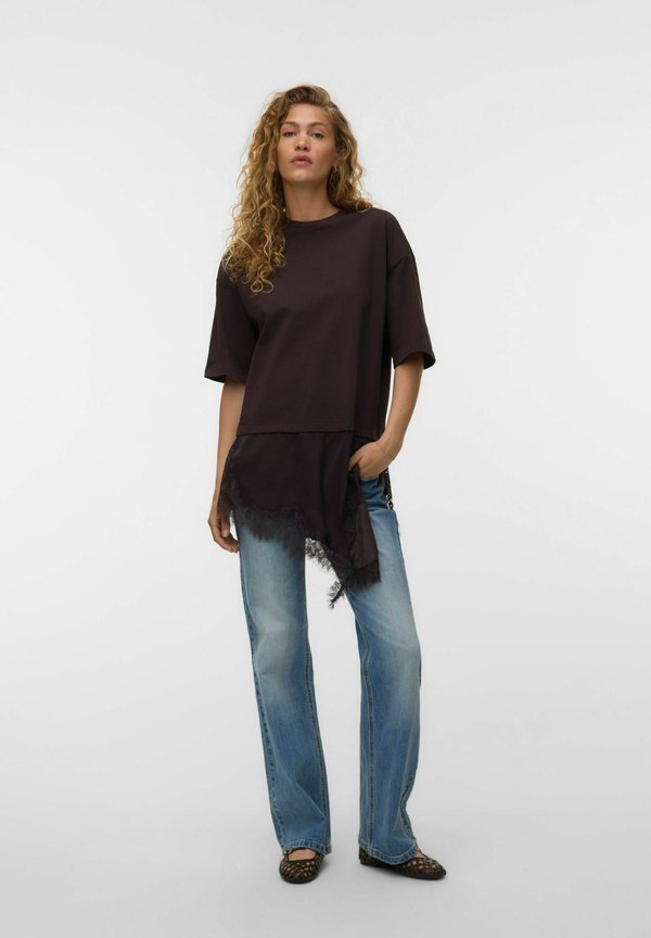 Vero Moda ASYMMETRICAL TOP VMELLY TOP - Print T-shirt - chocolate torte