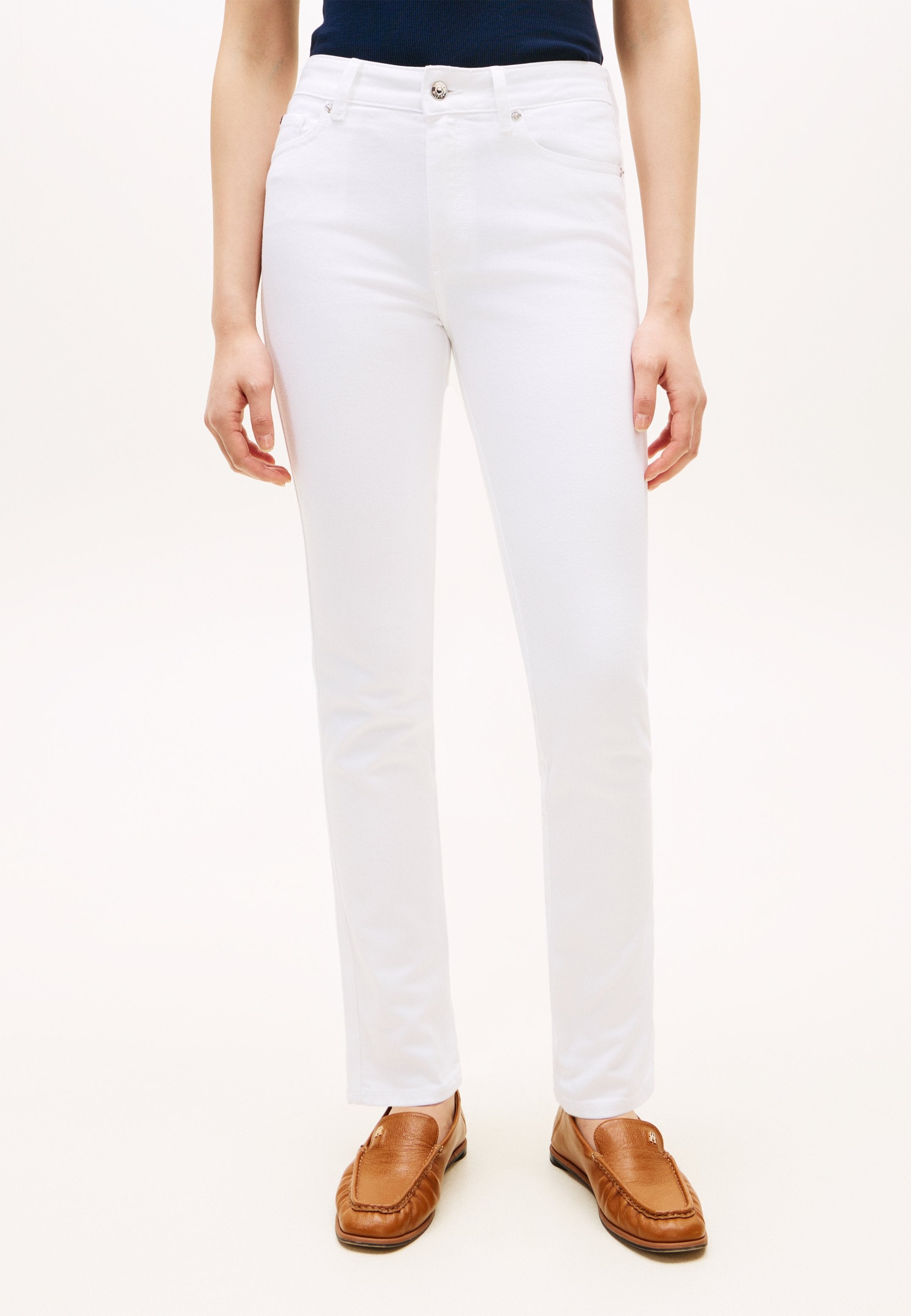 MID RISE SLIM JEANS Media 3