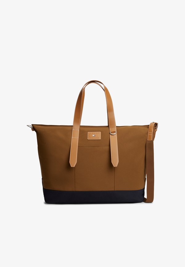 Tommy Hilfiger CASUAL CONTRAST BASE CROSSBODY DUFFEL BAG - Weekend bag - dark peanut