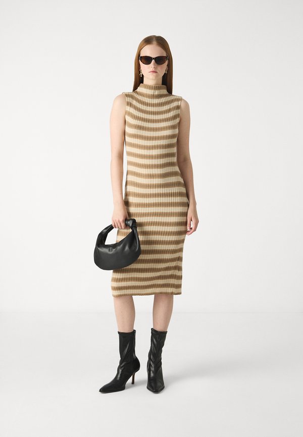 Even&Odd by Zalando CUT AND SAW BODYCON OPEN BACK