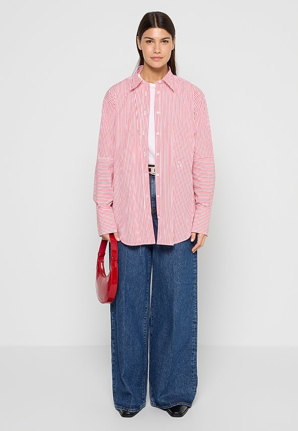 CLOSED RELAXED FIT