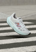 New Balance FUELCELL REBEL V5 - Road running shoes - white