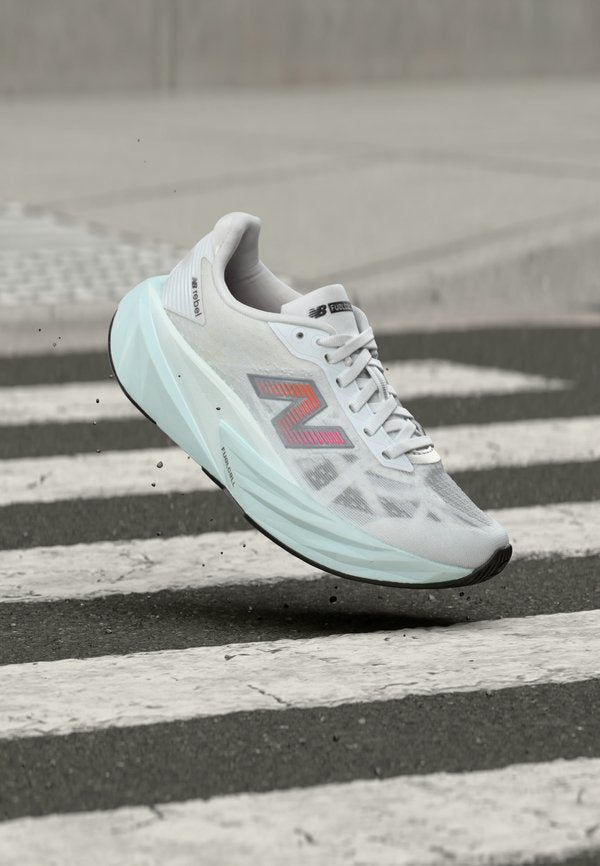 New Balance FUELCELL REBEL V5 - Road running shoes - white