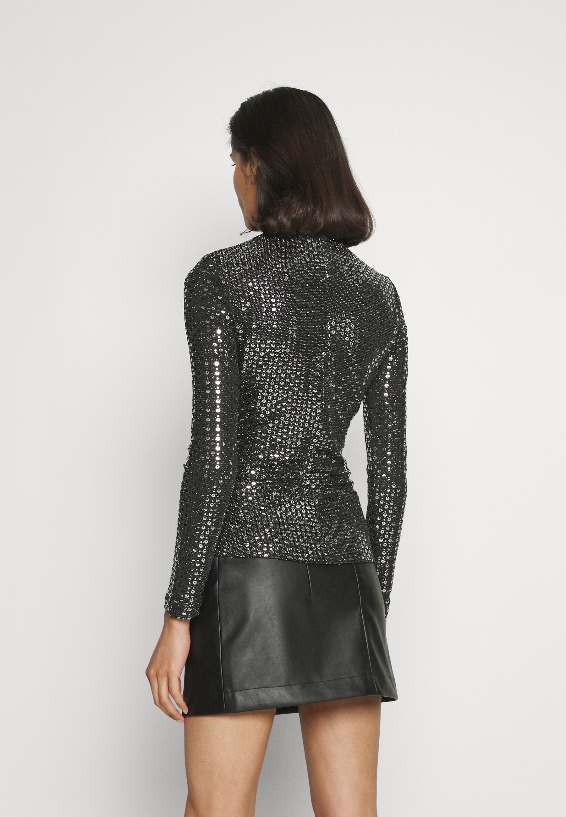 SEQUIN EVENING Media 4