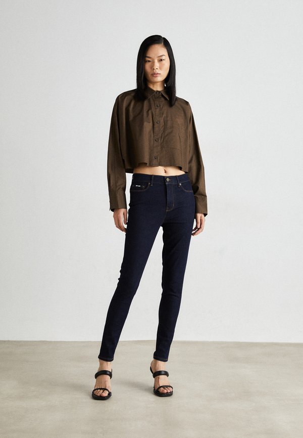 DKNY BLEEKER SHAPING