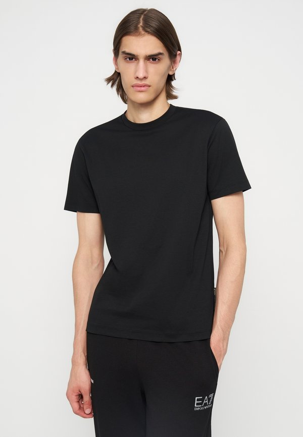 EA7 Emporio Armani