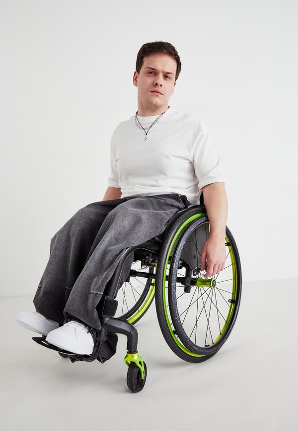 YOURTURN by Zalando ADAPTIVE JEANS UNISEX