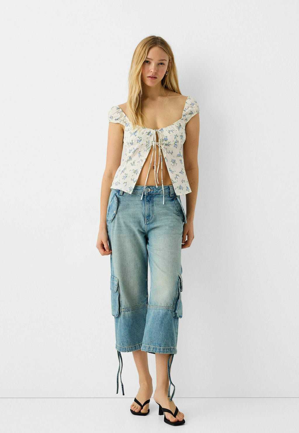 Bershka CROPPED WITH  DETAIL