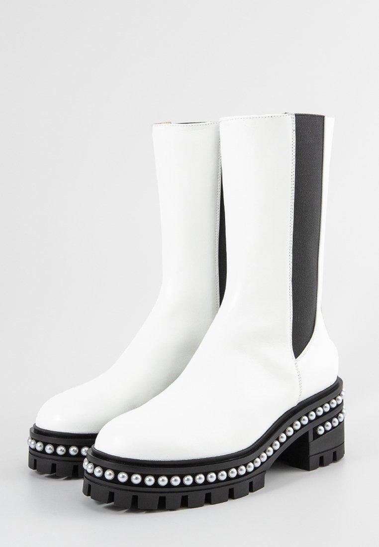 Stuart Weitzman SOHO