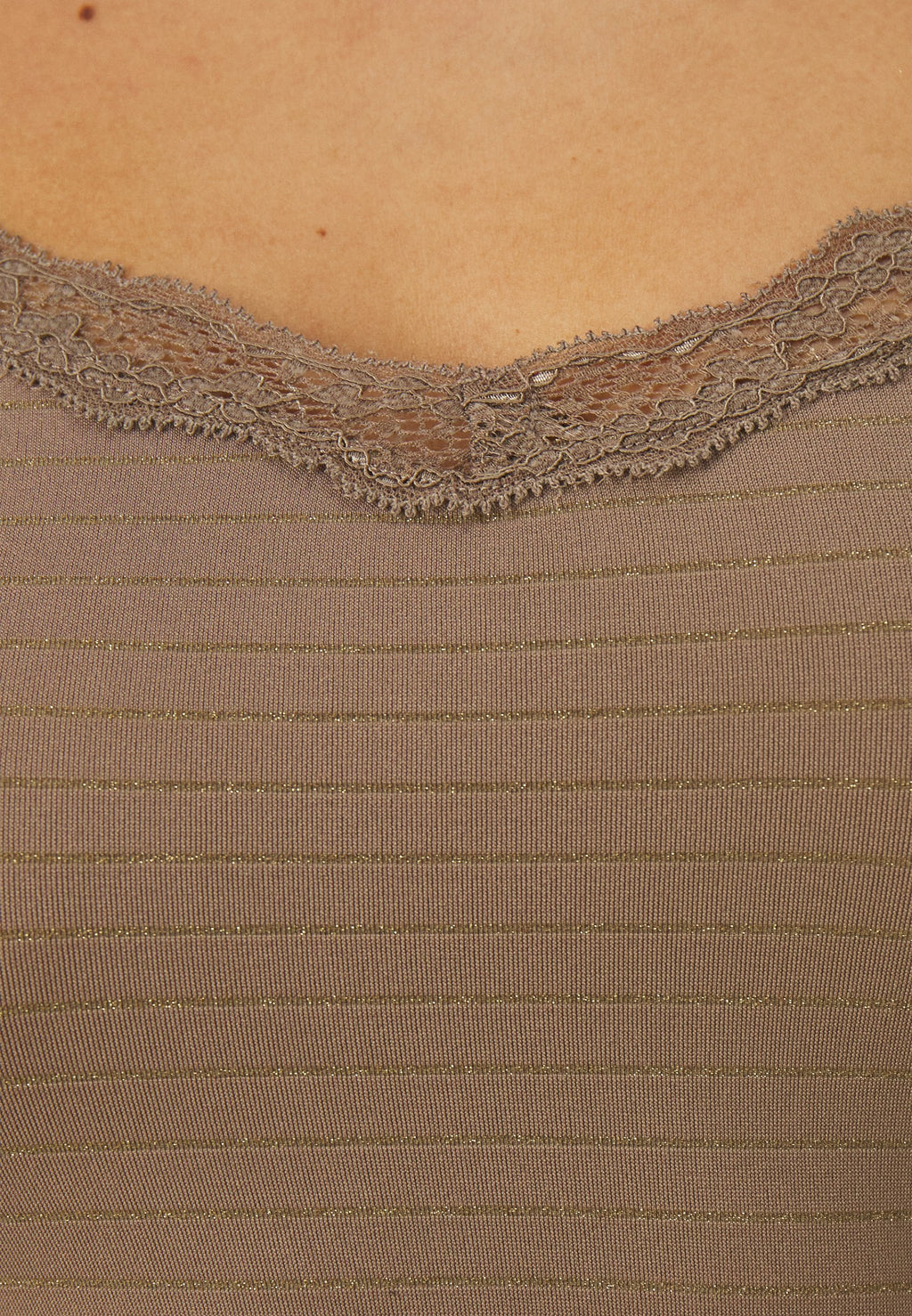 ONLY ONLVICKY CROPPED
