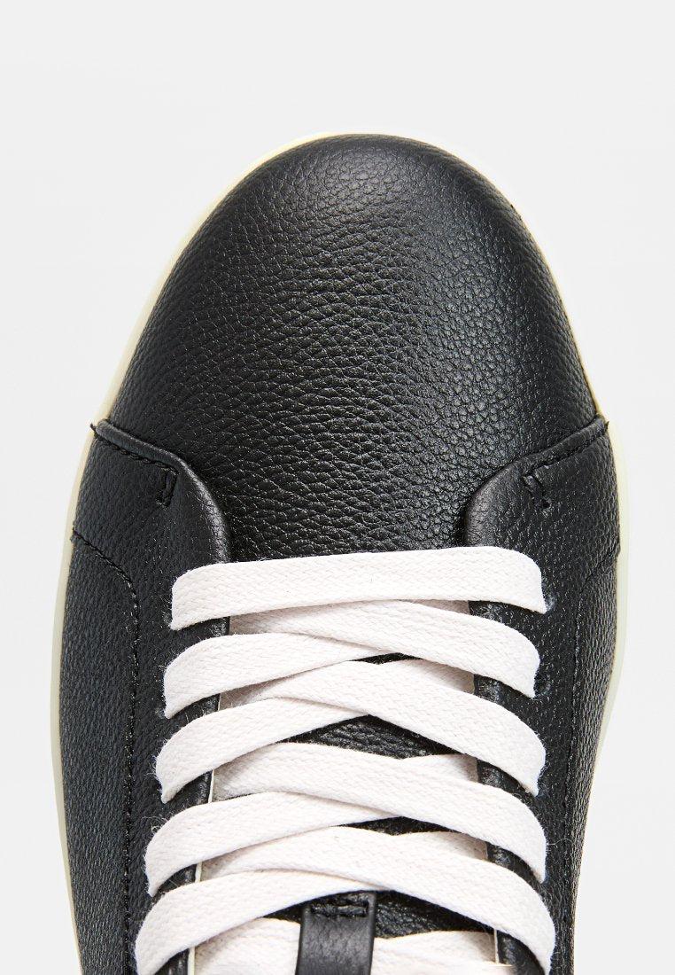 Jimmy Choo MAIEKO