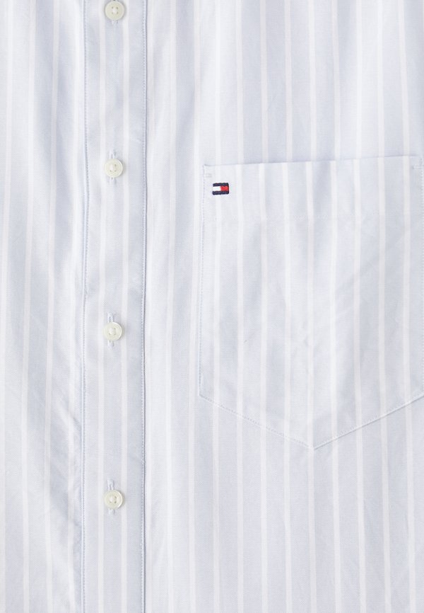 Tommy Hilfiger ADAPTIVE REGULAR FIT STRIPE OXFORD SHIRT