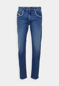 Herren Jeans in gerader Passform aus blauen Denim mit Knopf- und Reißverschluss, fünf Taschen und leichten Verblassungen an Oberschenkeln und Knien.