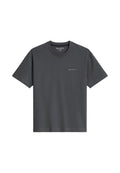 Dunkelgraues T-Shirt mit kurzen Ärmeln und Rundhalsausschnitt, mit kleinem "Marc O'Polo"-Logo auf der linken Brust.