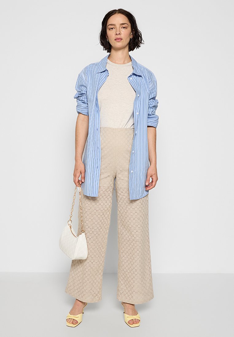 DKNY