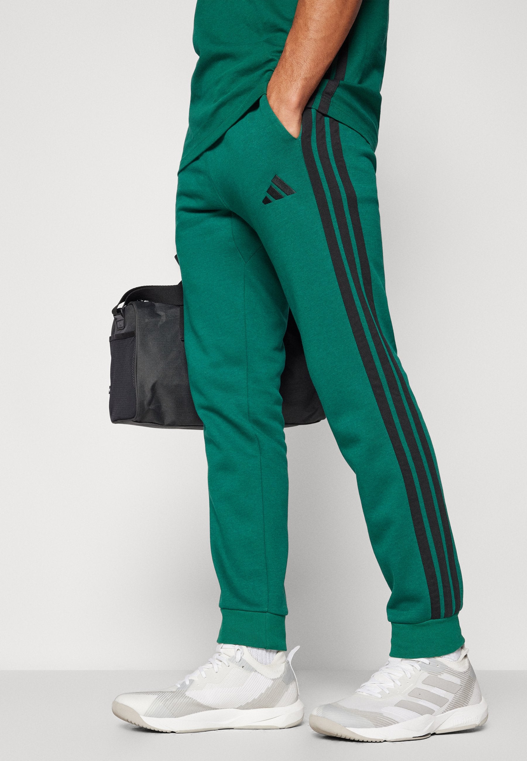 adidas Sportswear ESSENTIALS FEELCOZY FLEECE