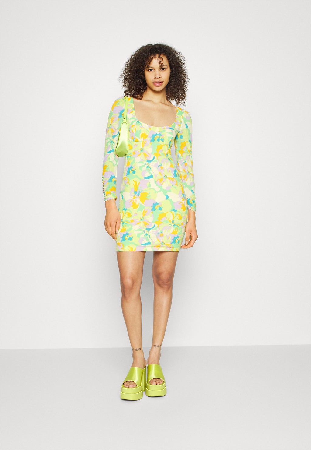 ONLPELLA BUST DRESS Media 2