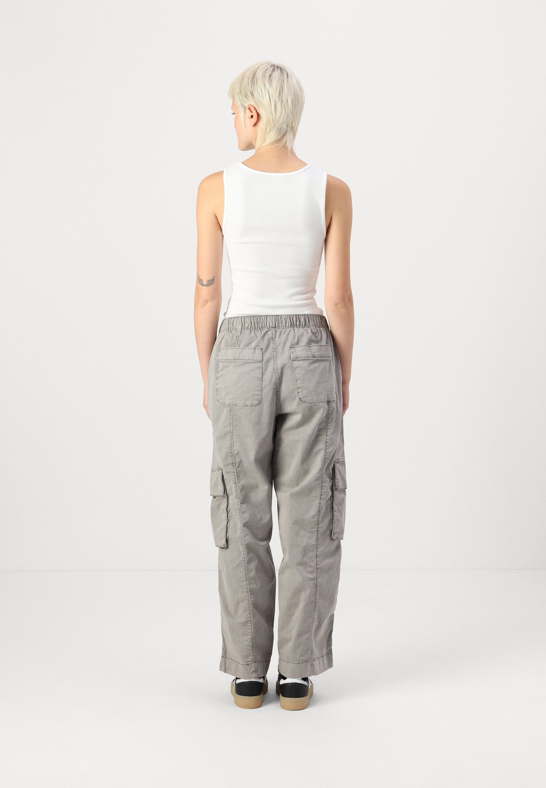 Abercrombie & Fitch WIDE LEG CARGO