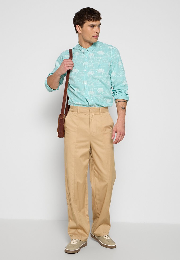Nautica REGULAR FIT