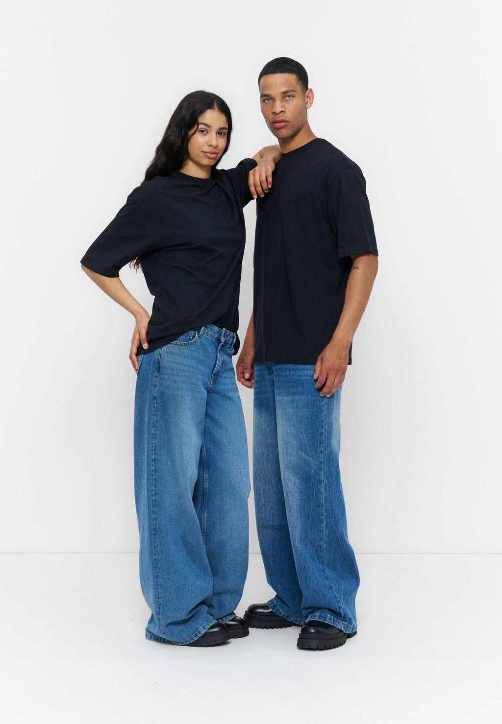 YOURTURN BIG SCRIPT LOGO OVERSIZED FIT