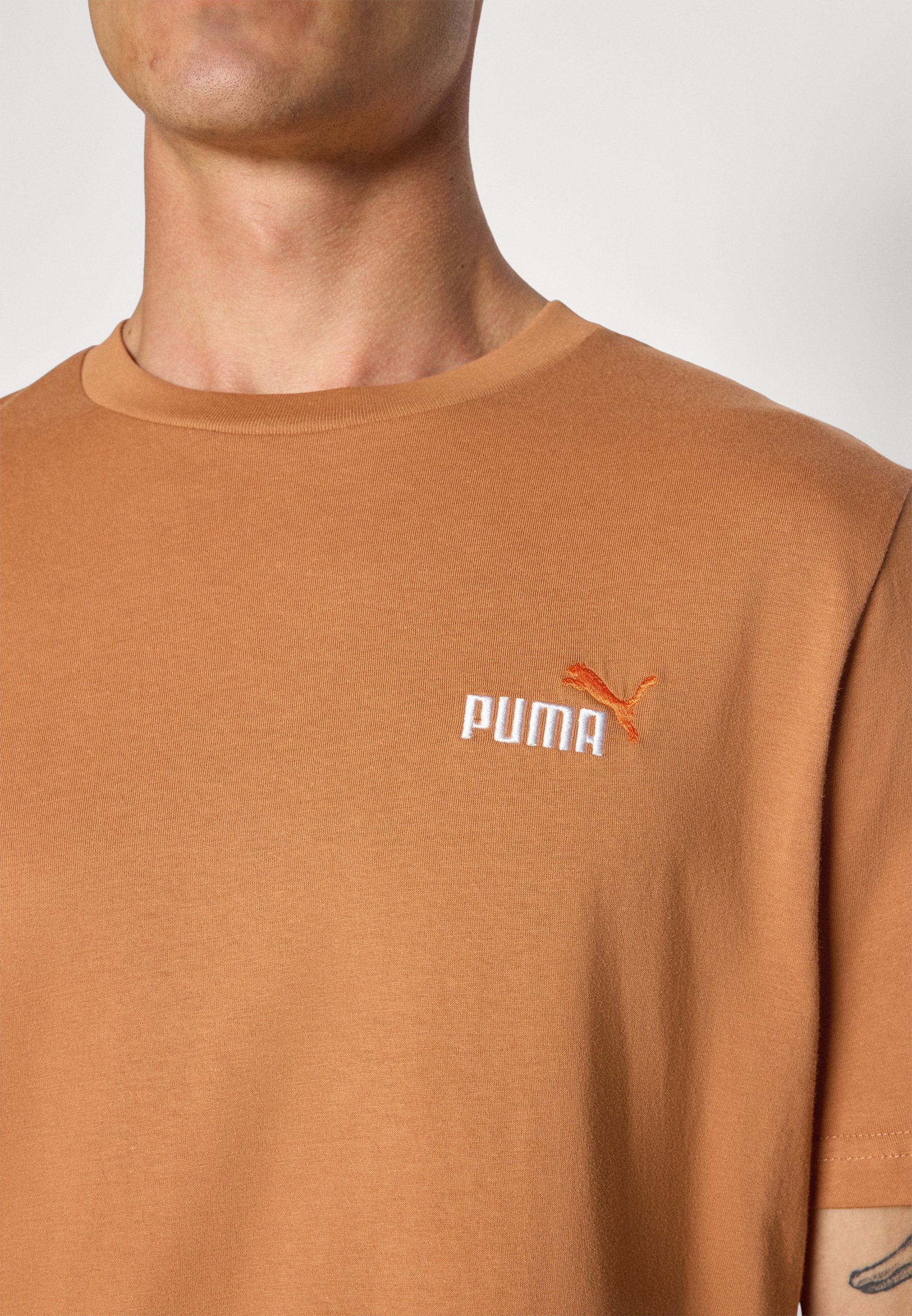 Puma 2 COLOR SMALL NO. 1 LOGO TEE