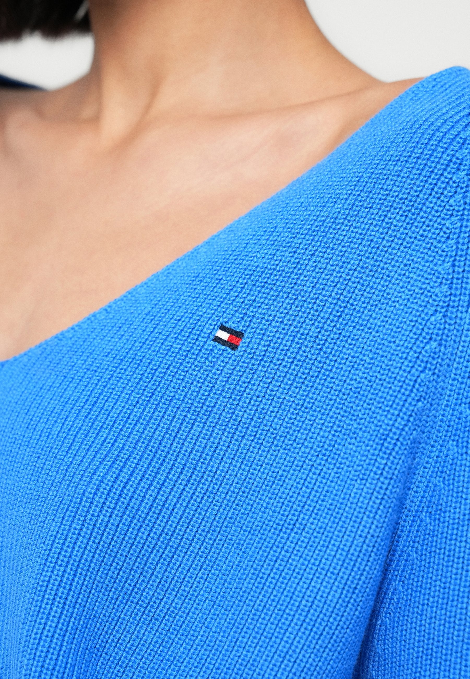 CARDI STITCH Media 6