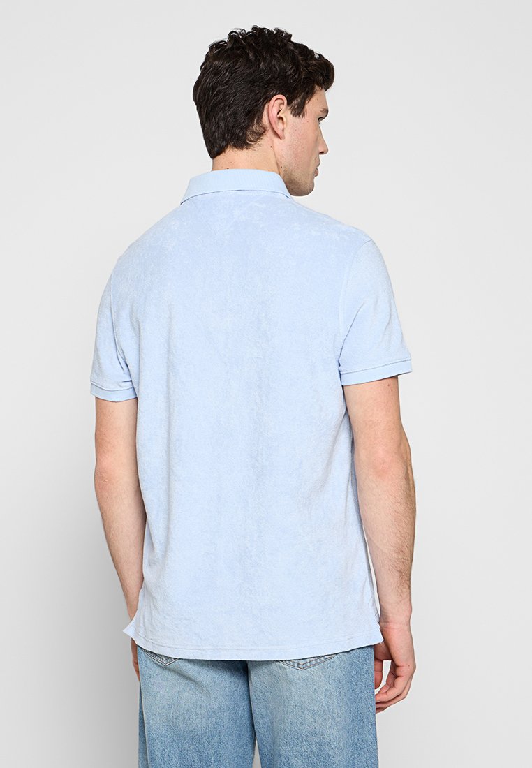 REGULAR FIT Media 3