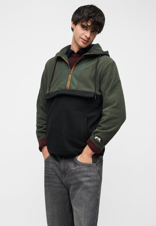 Pier One by Zalando