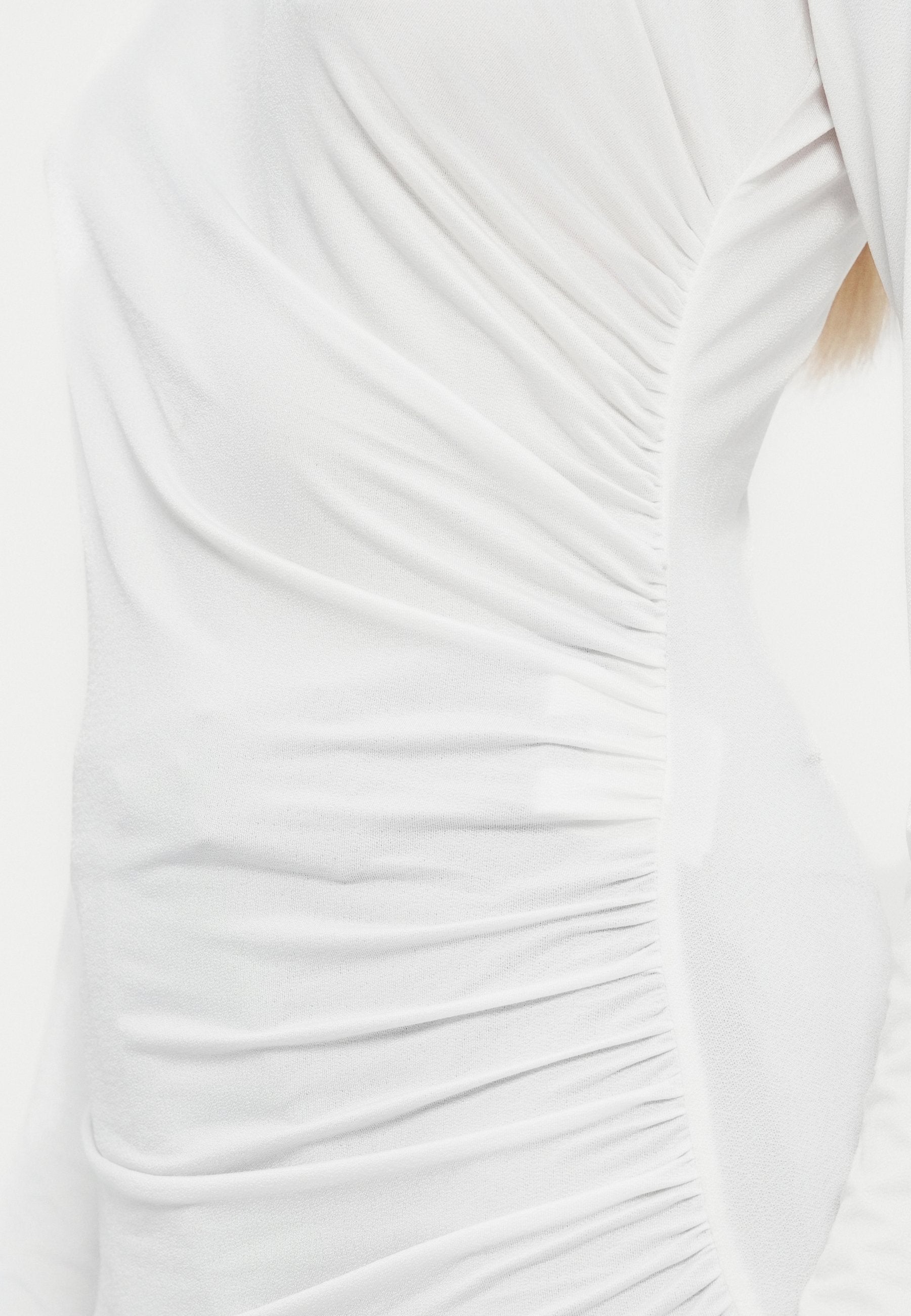 VILA VIZURNA FUNNEL NECK