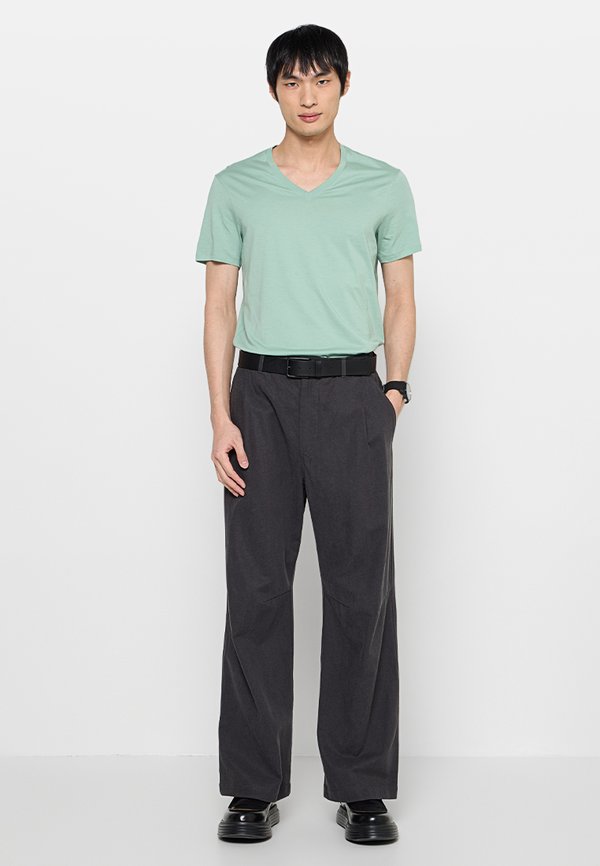 Armani Exchange SLIM FIT