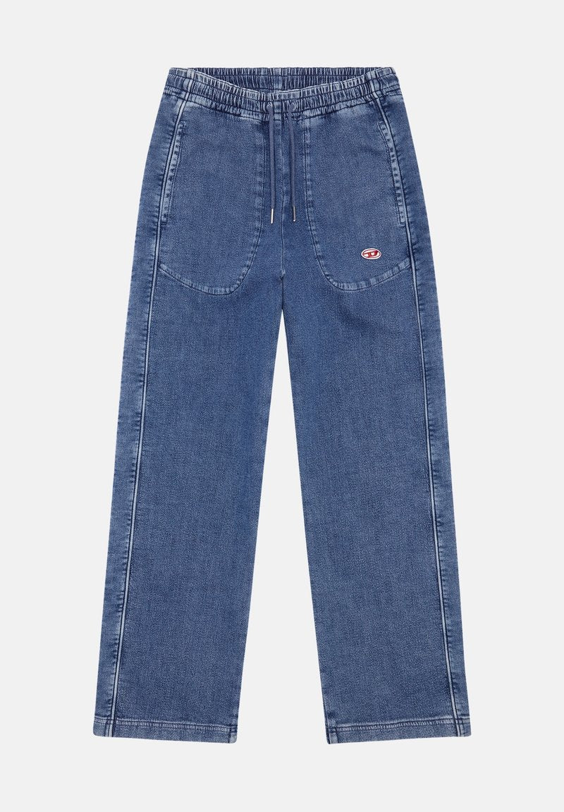 Blaue Denim-Hosen mit lockerer Passform, elastischem Bund, Kordelzug und zwei Vordertaschen. Mit Logo-Akzent auf der rechten Tasche.